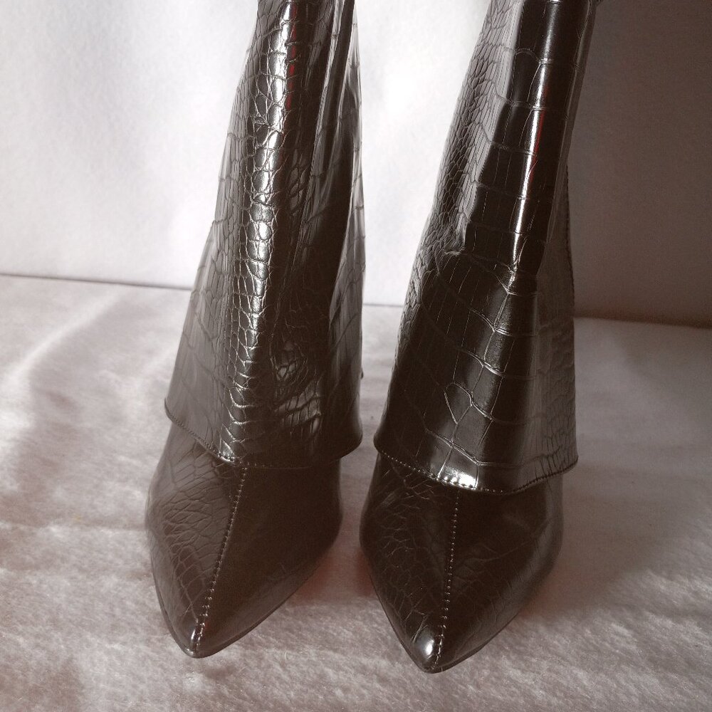 PrettyLittleThing Black Faux Croc Skin Mid-Knee High Boots Sz 5 Pull On W/Zipper